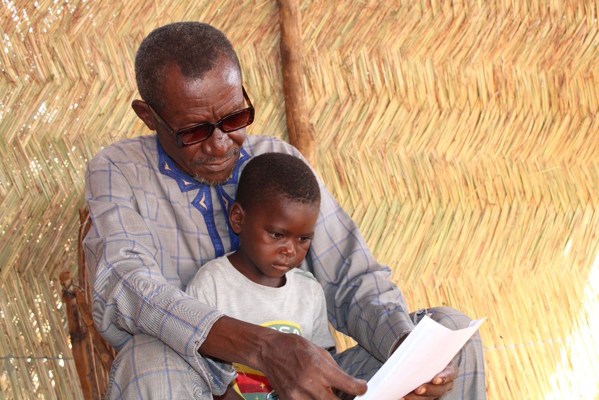 NRC_CWA's tweet photo. "Je sais que la sécurité foncière est importante. @NRC_Norway m'a aidé à obtenir cette attestation de propriété. Même après ma mort, ce document parlera en mon nom."

A Ouallam au #Niger, Ibrahim n’a plus peur de prêter sa terre aux personnes déplacées internes.
#solutiondurable https://t.co/Em0KNxWoWT