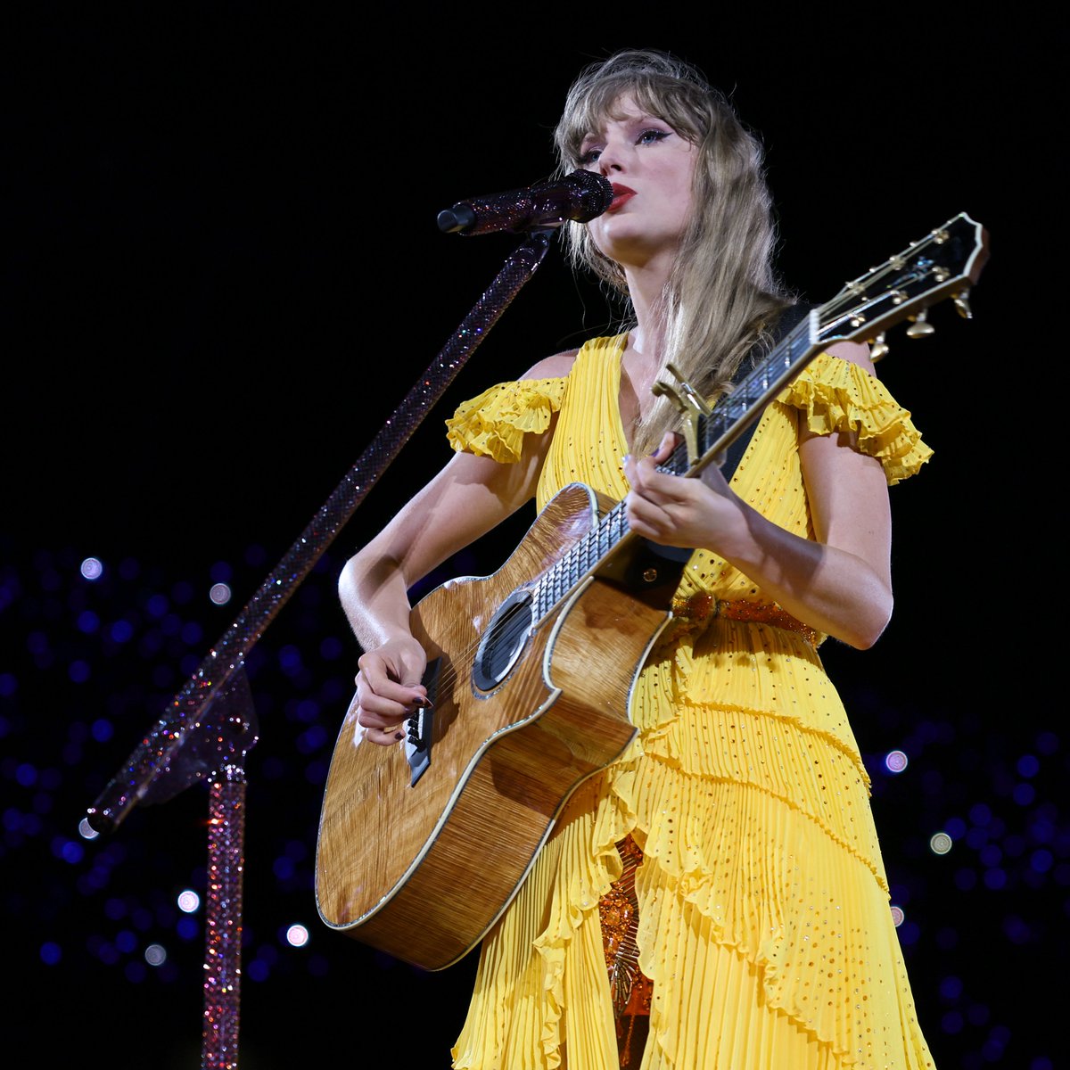 taylornation13's tweet image. We still remember the look on your face when Taylor sang Dear John and Last Kiss LIVE at #TSTheErasTour in Minneapolis and Kansas City. Relive both performances now on the new #SpeakNowTaylorsVersion Deluxe Digital Album! 💜 Available to download until midnight ET tonight at