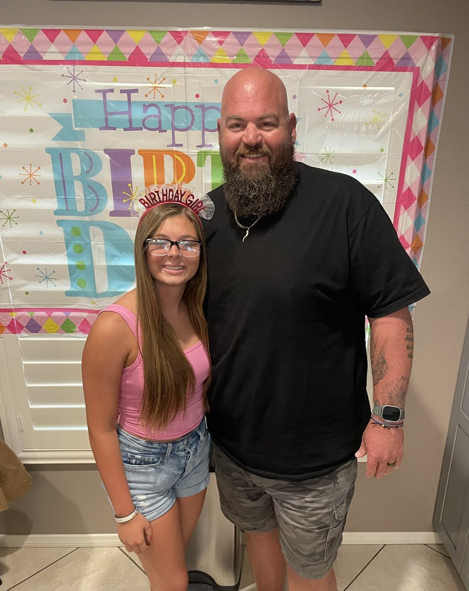 vicnric's tweet photo. Yesterday we celebrated our Sam’s 1️⃣7️⃣th Birthday! 🎂🎉🥳 She’s an amazing daughter, sister &amp; friend who we are so proud of! 😊 She is constantly wanting to make sure everyone is ok and that everyone feels loved! ❤️ We are so blessed to have her! 💖 #samanthabrooklynn #oursis https://t.co/4qtoOEwcG8