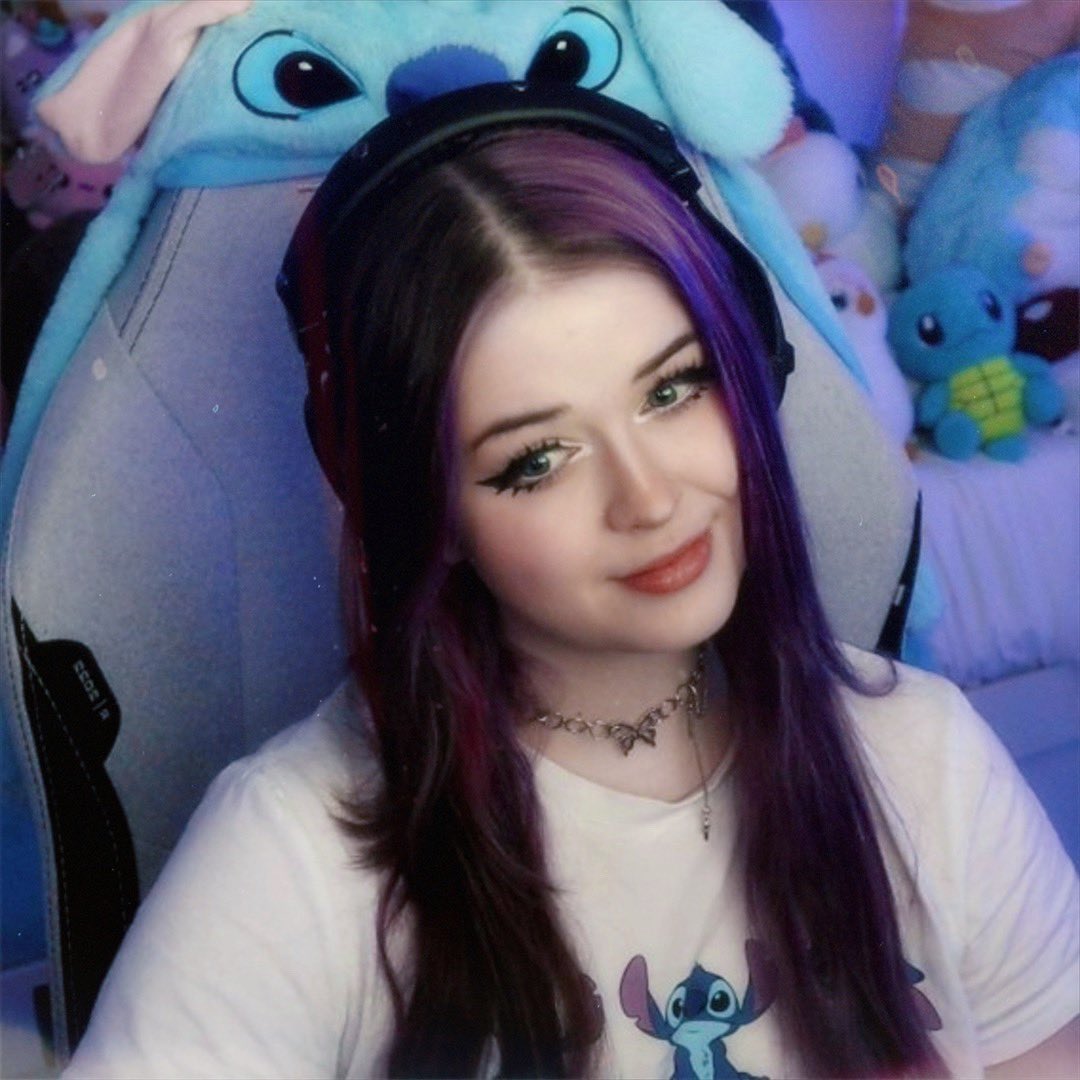 Rossiii ｡˚⋆ ༄ on Twitter "Live RN