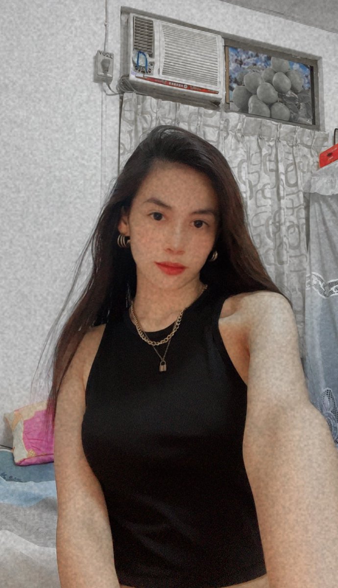 itsgnavares's tweet photo. wanna show u some update 'bout me 🖤 https://t.co/aDKJlHKfYg