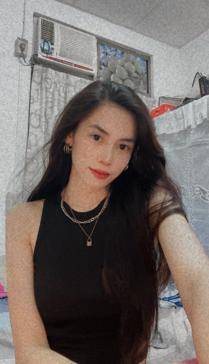 itsgnavares's tweet photo. wanna show u some update 'bout me 🖤 https://t.co/aDKJlHKfYg