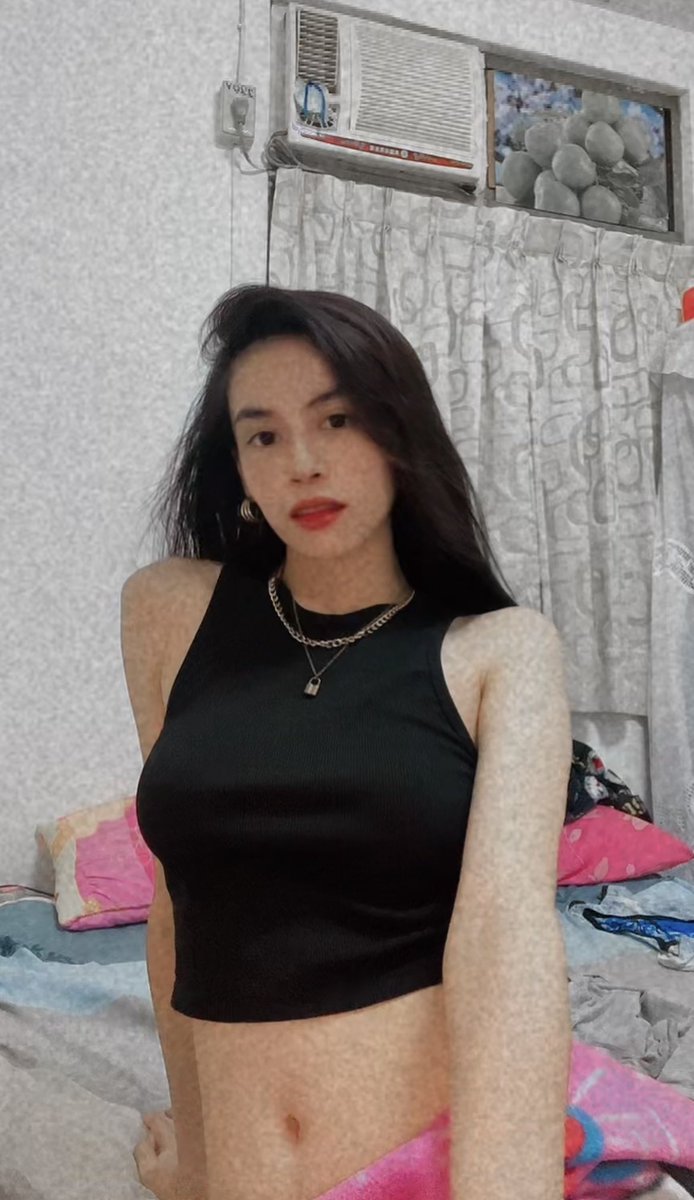 itsgnavares's tweet photo. wanna show u some update 'bout me 🖤 https://t.co/aDKJlHKfYg