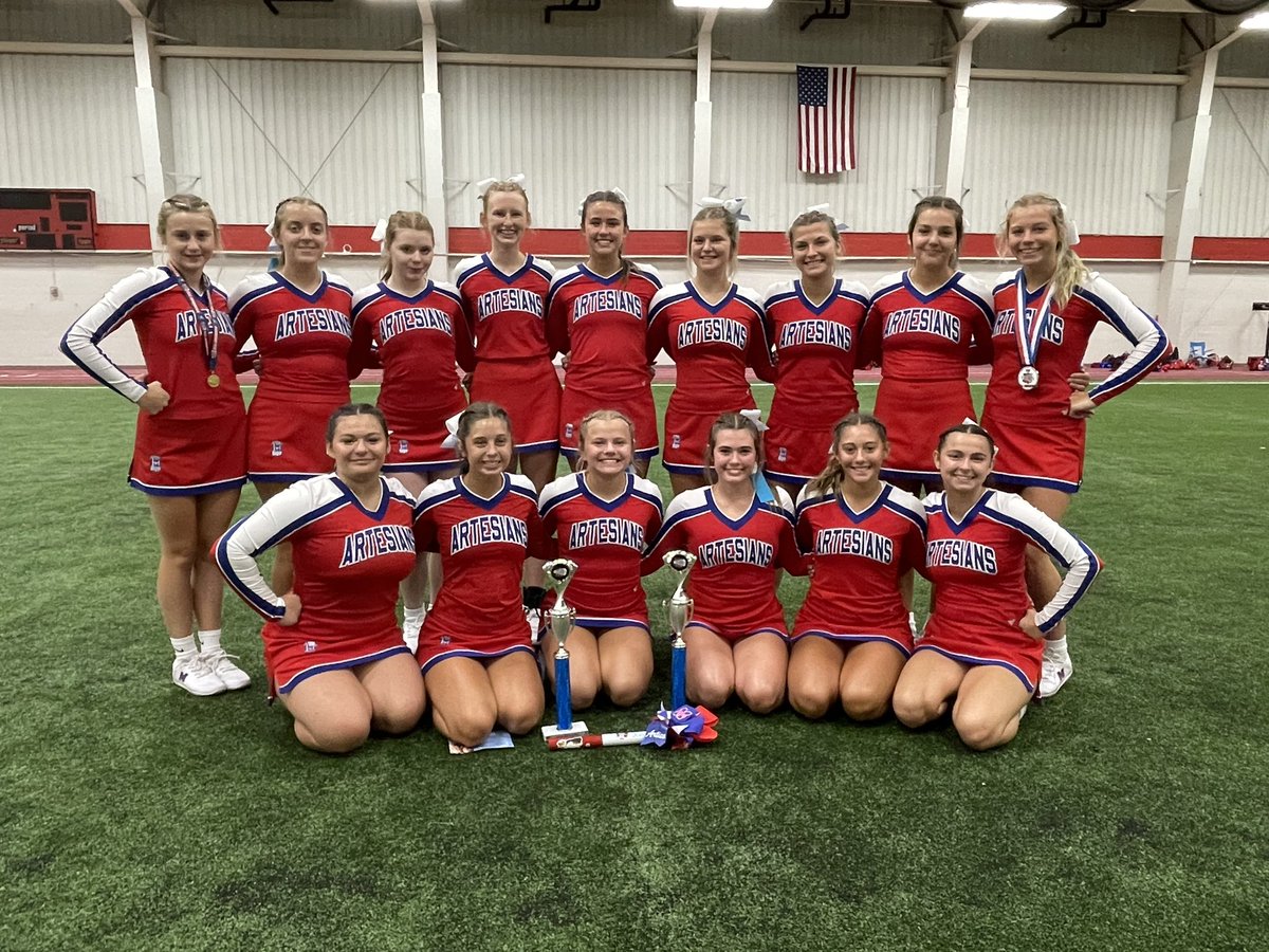 ArtesianCheer's tweet photo. Top Cheer and Top Chant ❤️📣💙 @ArtesianNation @AwesomeArties @BellCatMHS https://t.co/zCXSKF9Beh