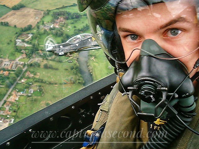 captureasecond's tweet photo. Tucano selfie, half a lifetime ago... #tucano #selfie #tbt #throwbackthursday #1fts #royalairforce #raf #aircraft #aeroplane #noordinaryjob #aviation #avgeek #captureasecond https://t.co/qK8iyA7FyQ