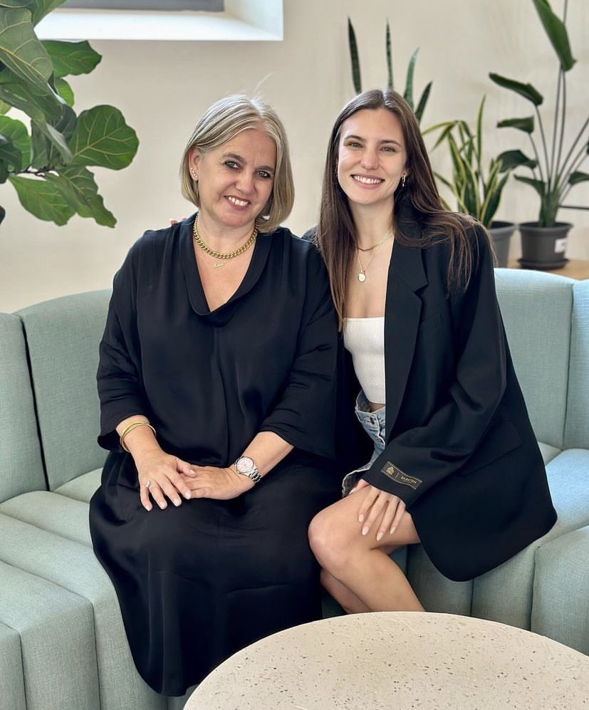 cryingformaca's tweet photo. La vicepresidenta de Tous Jewerly compartió un post junto a Maca, expresando lo feliz que está de tenerla en su team 🥺💘💘
#MacarenaAchaga https://t.co/d6z4GIqabk