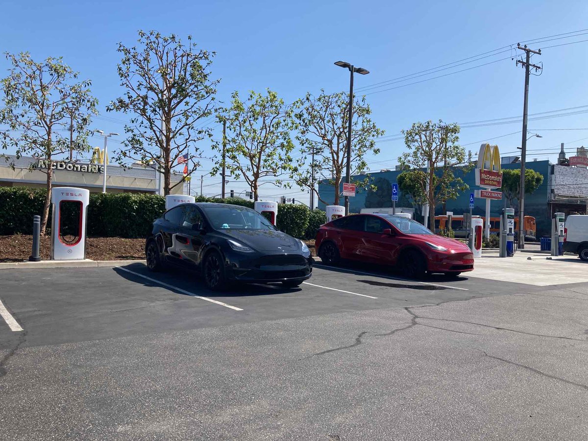 RT @TeslaCharging: New Tesla Supercharger: Vernon, CA (8 stalls) 
https://t.co/04k4STeaCj https://t.co/NmU3gdvenG