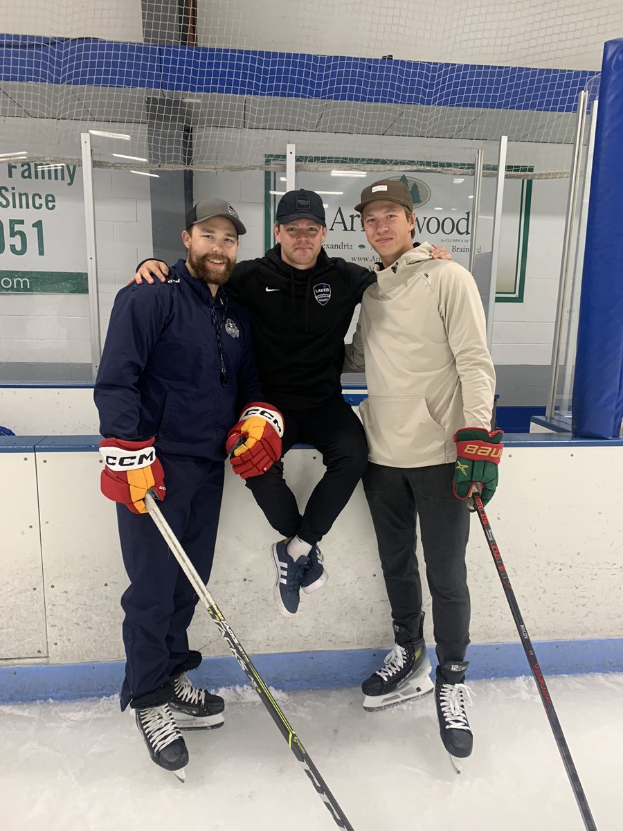 jerrjohnson2's tweet photo. What another awesome day for Warrior Hockey. @masonshaw_23 and @MattBoldy12 joined former teammate @MooseMcLain6 at his Lakes Academy hockey camp. Both shared great messages with the players. They are humble, hard working and great people! @mnwild @LakesHocAcademy @AHLWranglers https://t.co/G1bntAjaCY