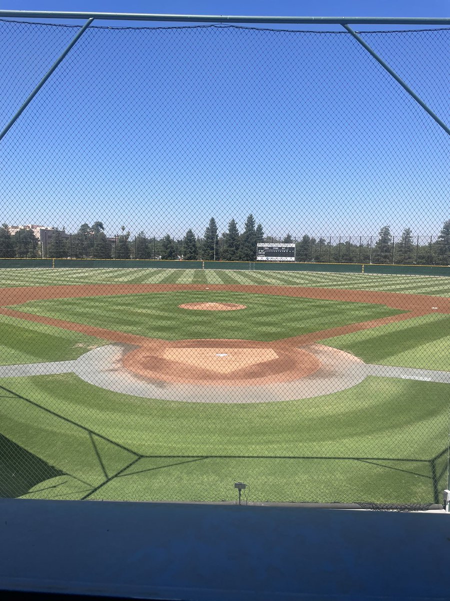 CoachLaird7's tweet photo. Another day in the @Seqbaseball summer camp! #FieldOfSisk https://t.co/ZSNPR8GmVA