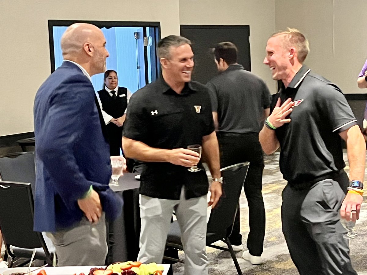 UTRGVFootball's tweet photo. ‘Twas the night before @uacfootball media day…

#RallyTheValley #UTRGV #UACfb https://t.co/3Lvg1ElyW8