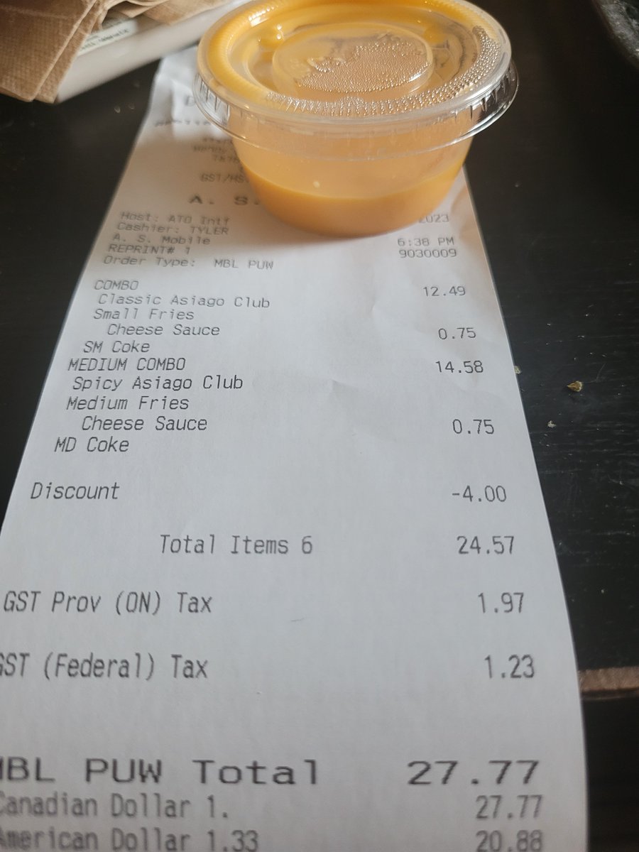 mealsimmons's tweet photo. @WendysCanada  I can't even with this...I asked for 2 cheese sauces and was told they were in a separate bag, great. Get home and there is ONE in the bag filled not even half full. I paid $1.50 for a 1/3 of one cheese sauce. Get it together! https://t.co/bmOPc4gRr7