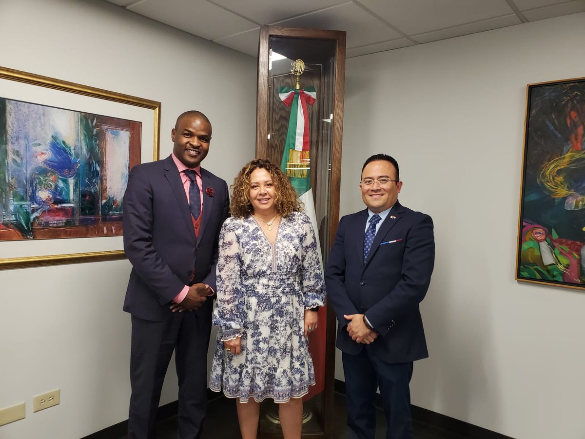 Que gusto recibir a <a href="/papadiaalg/">Papa Dia</a> Fundador de usalg.org en #Colorado. Hay mucho en común, junto con nuestra comunidad #AfroMexicana.Nuestras diásporas enfrentan desafíos comunes, por lo que trabajar de la mano es una prioridad en beneficio de nuestra gente.  <a href="/pavel_mc/">Pável Meléndez</a>