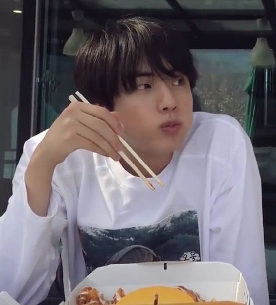 bymrsjeon's tweet photo. Terapia é cara, mas Eatjin é de graça e eficaz- a thread https://t.co/ouHwytFoki