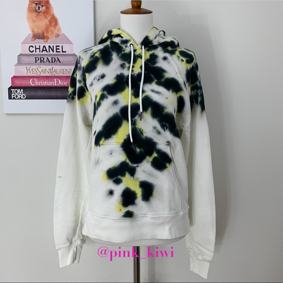 ularamoon's tweet photo. So good I had to share! Check out all the items I'm loving on @Poshmarkapp #poshmark #fashion #style #shopmycloset #handcrafted #thechildrensplace #hudsonjeans: https://t.co/mSpVkVON19 https://t.co/STY4MPn9Sm