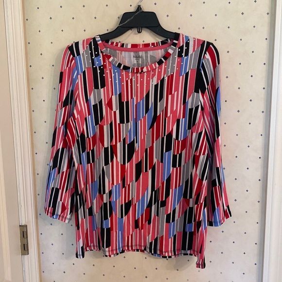 micely6391's tweet photo. So good I had to share! Check out all the items I'm loving on @Poshmarkapp #poshmark #fashion #style #shopmycloset #rafaella #vincecamuto: https://t.co/9TNL8u3vZ4 https://t.co/i90gxn7sXM