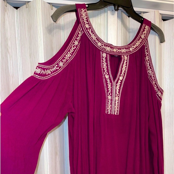 cmbrooks46's tweet photo. So good I had to share! Check out all the items I'm loving on @Poshmarkapp from @Cintia_usa #poshmark #fashion #style #shopmycloset #timeandtru #columbia #express: https://t.co/hIv5qv3tC3 https://t.co/1RioO8aYsS