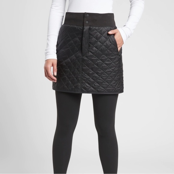 tklee82's tweet photo. So good I had to share! Check out all the items I'm loving on @Poshmarkapp #poshmark #fashion #style #shopmycloset #scoopnyc #puma #athleta: https://t.co/FYxI3cEpLE https://t.co/b7FK5d2mN0