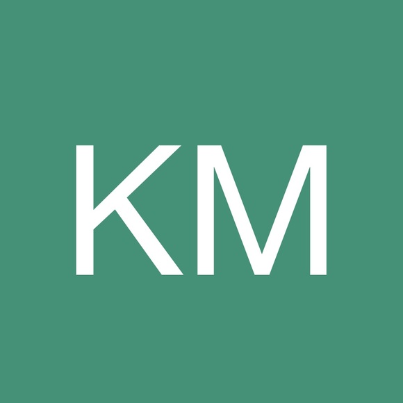 klm0705's tweet photo. So good I had to share! Check out all the items I'm loving on @Poshmarkapp #poshmark #fashion #style #shopmycloset #meettheposher #kromex: https://t.co/0F2ALhSXi5 https://t.co/qJ3NLphaVA