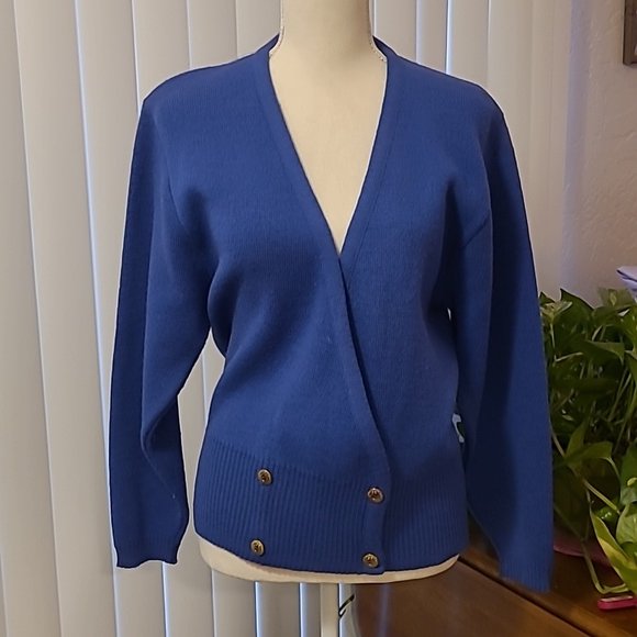 So good I had to share! Check out all the items I'm loving on <a href="/Poshmarkapp/">Poshmark</a> from @Truebloodranda4 <a href="/karin_luedke/">Karin luedke</a> #poshmark #fashion #style #shopmycloset #marykay #mixno6 #pendeltonwoolmills: posh.mk/I5fZsXHzpBb