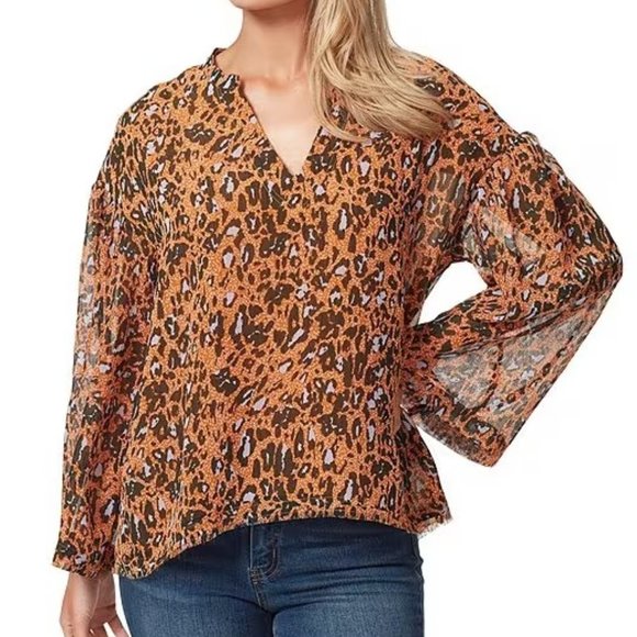 atouchofkenya's tweet photo. So good I had to share! Check out all the items I'm loving on @Poshmarkapp #poshmark #fashion #style #shopmycloset #lulus #jessicasimpson #lesliefay: https://t.co/p1HpYDSuMs https://t.co/E9VkHIMLoA