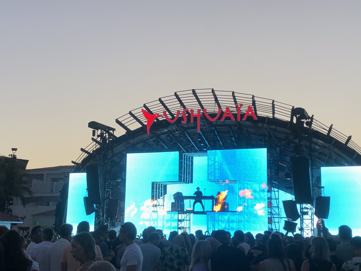 Had the best night 🕺<a href="/ushuaiaibiza/">Ushuaïa Ibiza Official</a> <a href="/MartinGarrix/">MARTIN GARRIX</a>