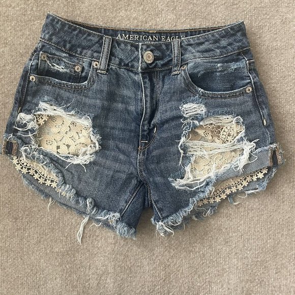 TheCuteHunter's tweet photo. So good I had to share! Check out all the items I'm loving on @Poshmarkapp from @lue_joyce #poshmark #fashion #style #shopmycloset #americaneagleoutfitters #giannibini: https://t.co/0X7GwvJE91 https://t.co/UBXUj0h1bf
