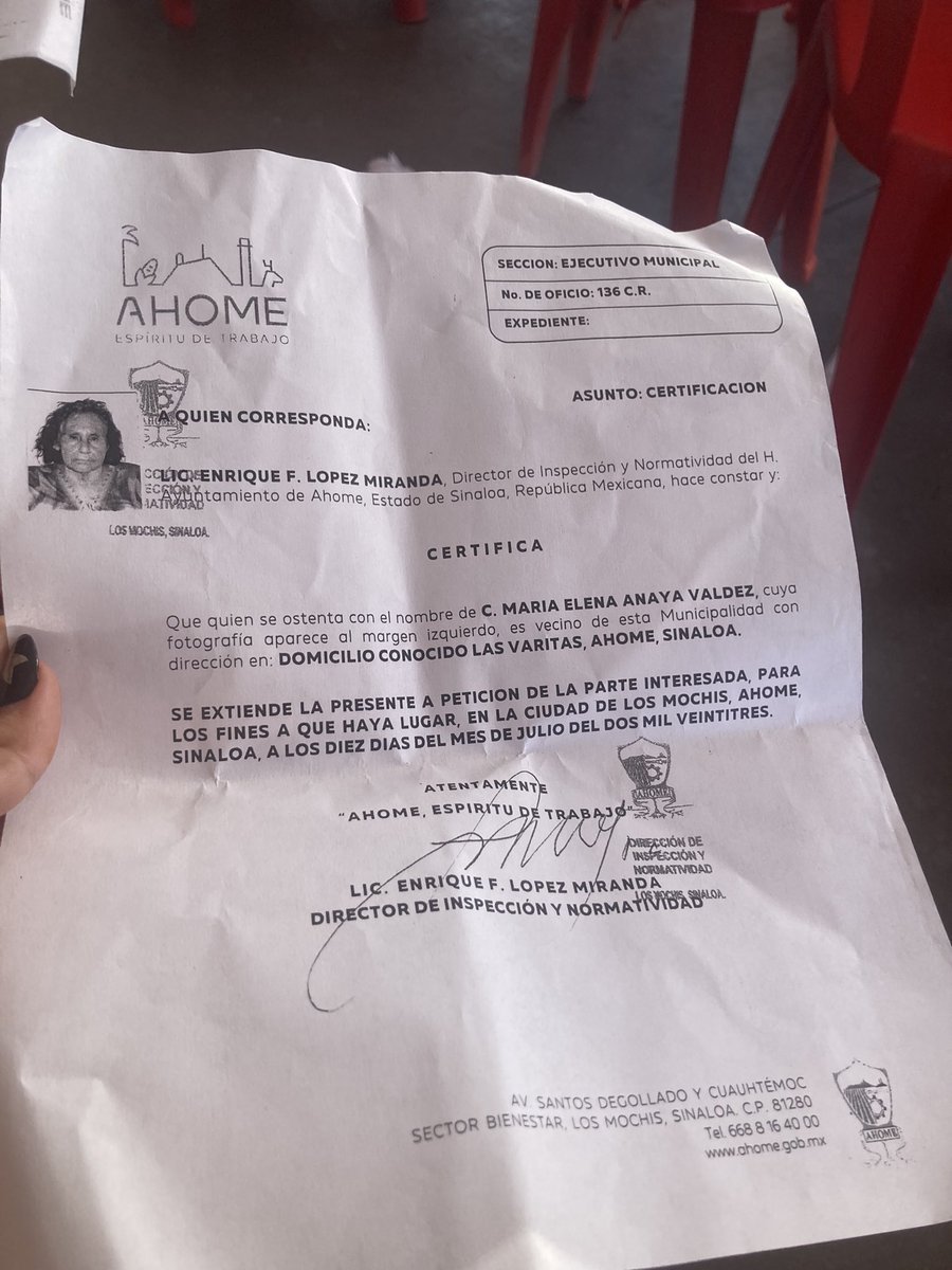 ximvgo's tweet photo. Hoy estaba comiendo en los mariscos  Kiro en el centro de Mochis, llego una señora de edad avanzada pidiendo ayuda, me llamo mucho la atención que en su mano traía unos papeles así que le pedí que me los mostrara y al leerlos se me partio el corazón + https://t.co/KYTIRmh3g7
