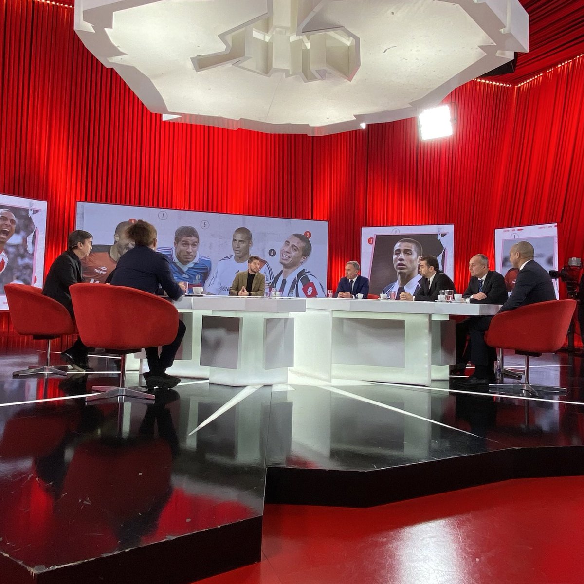 teoserenelli's tweet photo. AHORA | David Trezeguet en #ESPNEquipoF con @PolloVignolo. https://t.co/7fKiRawPq5