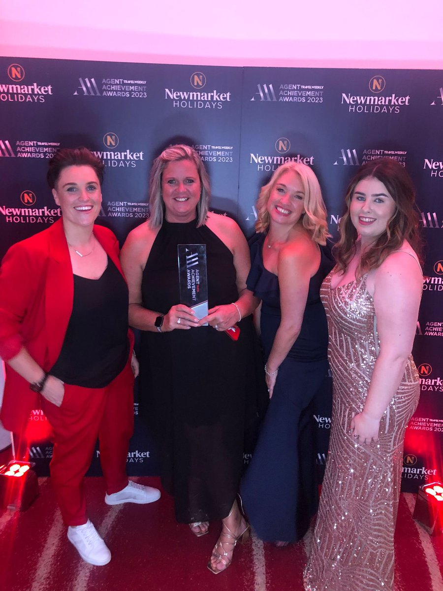 Anna Perrott tweet media