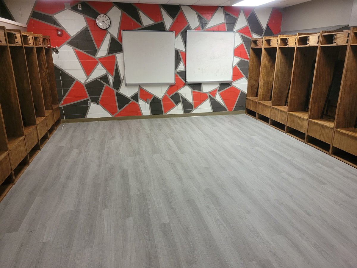Many thanks all around for a revamp of our Girls 🏐 &amp; Girls 🏀 team room. New wooden lockers built in Coach Fox's Construction classes. Paint done by Coach Martin. Coach Whitman's partnership with some local businesses (Mr. Pave &amp; CVA Flooring) in installing the new floor!👏