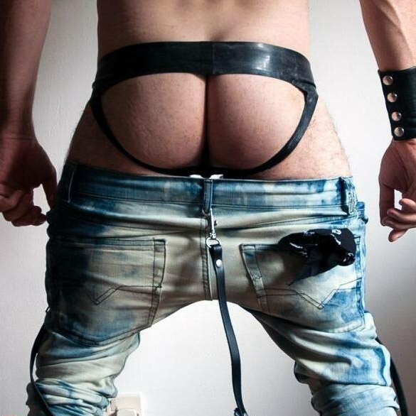 Slave31201302's tweet photo. Beautiful asses are Skinhead. https://t.co/kL63eaFbjG