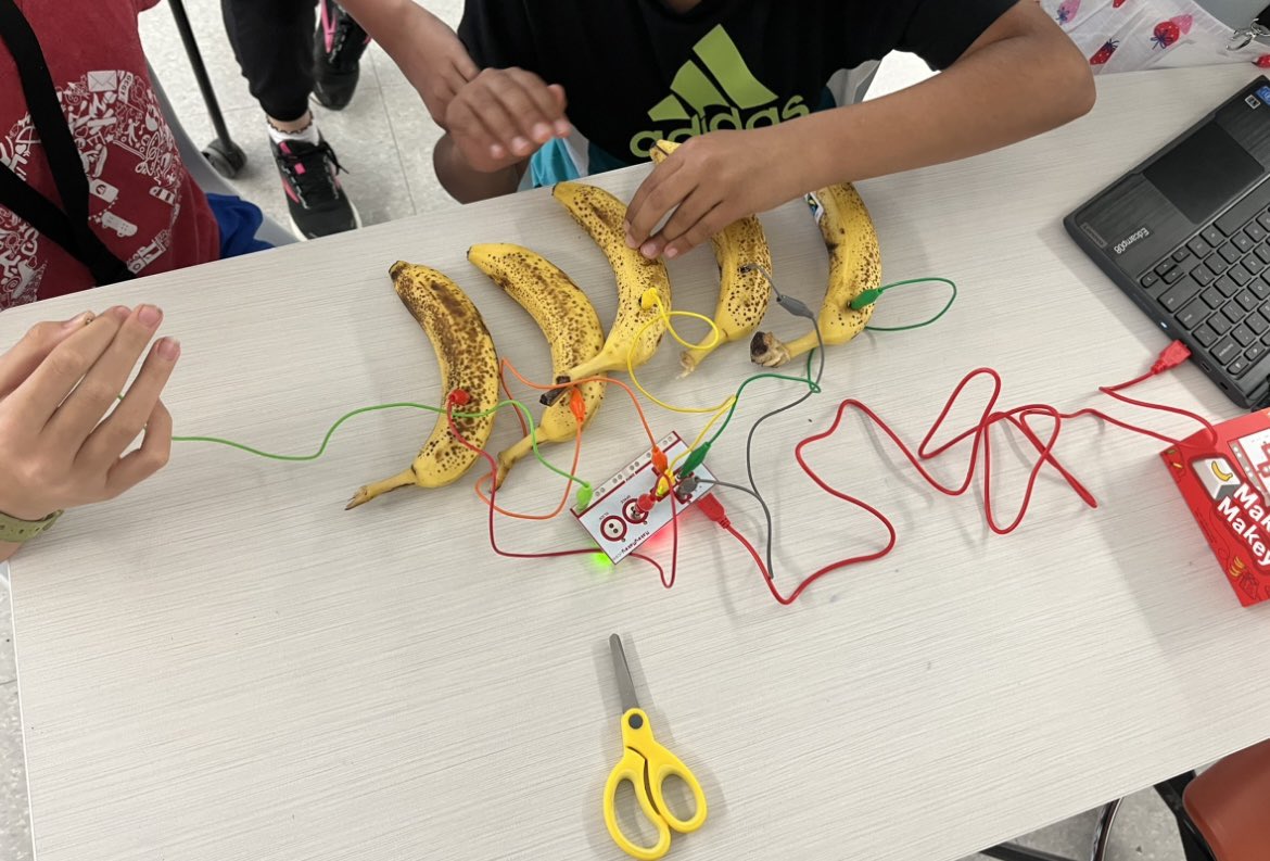 Campers had a blast with coding a banana piano with Makey Makeys today at Western’s S³ Camp 🍌🎹 <a href="/westernuEdu/">Western Education</a>