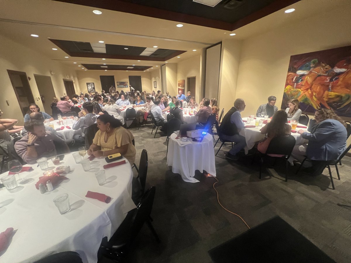 Welcome to all of our #LouMedia friends to the 2023 SPJ Louisville Metro Journalism Awards! 

We’re excited to celebrate the incredible work from our local journalists and journalism students.

We will be tweeting out updates! 

Stay tuned 👀