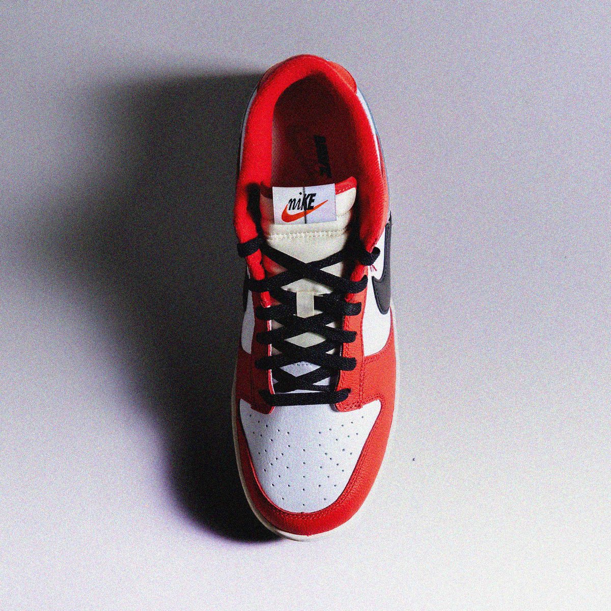 JustFreshKicks's tweet photo. Ad: Nike Dunk Low 'Chicago Split' early links for tomorrow at 10am ET ✂️

FNL:https://t.co/X131jk9bXi
JD:https://t.co/leaH8J70Db https://t.co/np2DN7hDIo