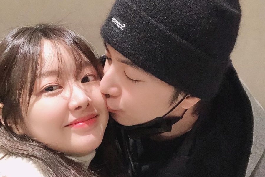 MBLAQ's #Thunder And gugudan's #Mimi Reveal They've Been Dating For 4 Years With Heartfelt Letters
soompi.com/article/160050…