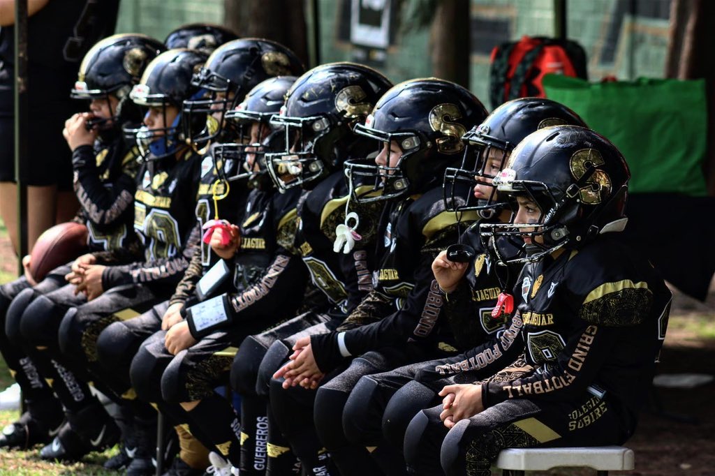 📸 Imágenes de la victoria por 39-0 de nuestra categoría #Rabbits en El Templo 🏟️ recibiendo a <a href="/ColtsAragon/">ColtsAragon</a> 🐴 para ponernos con marca de 2-1.
Photos by: Fede Monclova
#Infantiles2023 #ColegioSuBiré #GRIND ⚜️🏴