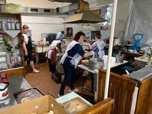 chefjoseandres's tweet photo. This senseless attack destroyed a humanitarian center that was central to WCK’s work in this city that is under constant threat..Kids, seniors visited Unbreakable Point &amp; were treated with care &amp; compassion…the team made the best borscht, bread, vegetables, always with love. https://t.co/1RCj0as52B