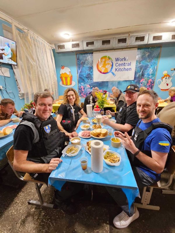 chefjoseandres's tweet photo. This senseless attack destroyed a humanitarian center that was central to WCK’s work in this city that is under constant threat..Kids, seniors visited Unbreakable Point &amp; were treated with care &amp; compassion…the team made the best borscht, bread, vegetables, always with love. https://t.co/1RCj0as52B