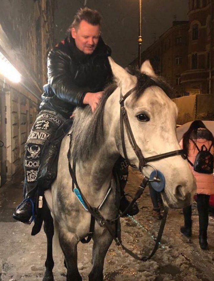 Olika_Visp's tweet photo. Мне кто-нибудь объяснит почему я хорни с Князя на лошади... https://t.co/Vr066RO78H