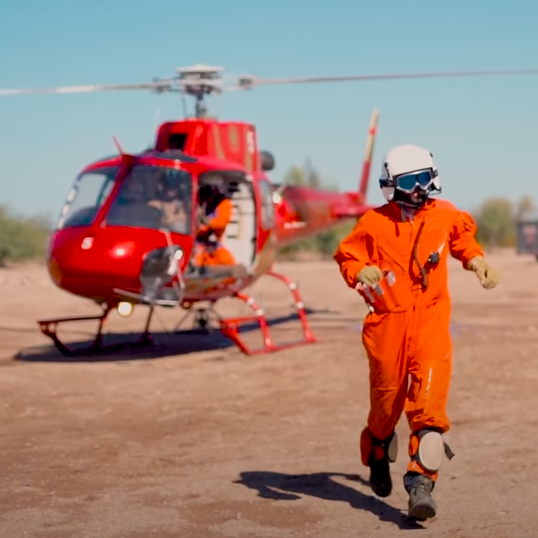 IFlyPapillon's tweet photo. Ain't nothin' gonna to break my stride, nobody gonna slow me down, oh no, I got to keep on moving!! ππΆ @kuiu_official #utilityhelicopter β
β https://t.co/ZMesZ41px7