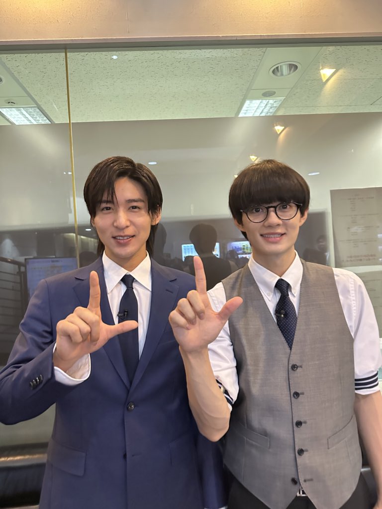 trillion_tbs's tweet photo. 【📡】
『#THETIME, 』ご覧いただきありがとうございました🐥🌈

お次は『#ラヴィット! 』 さんにお邪魔します🙏🏻

#トリリオンゲーム💸 
#目黒蓮 (#SnowMan )
#佐野勇斗
#本日よる10時スタート🕙 https://t.co/orDZNIOWTX
