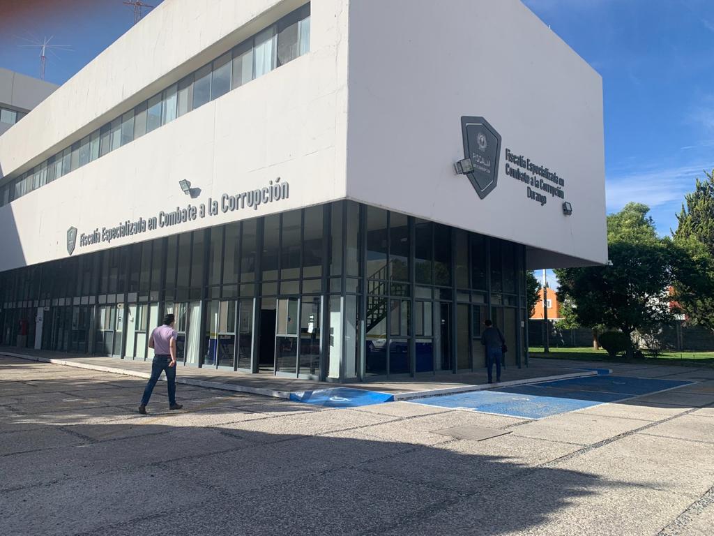 YancuicAgencia's tweet image. #DURANGO | DETIENE #FECCED A DOS SERVIDORES PÚBLICOS DE LA DIRECCIÓN DE RECAUDACIÓN DEL ESTADO
yancuic.com/2023/07/13/det…