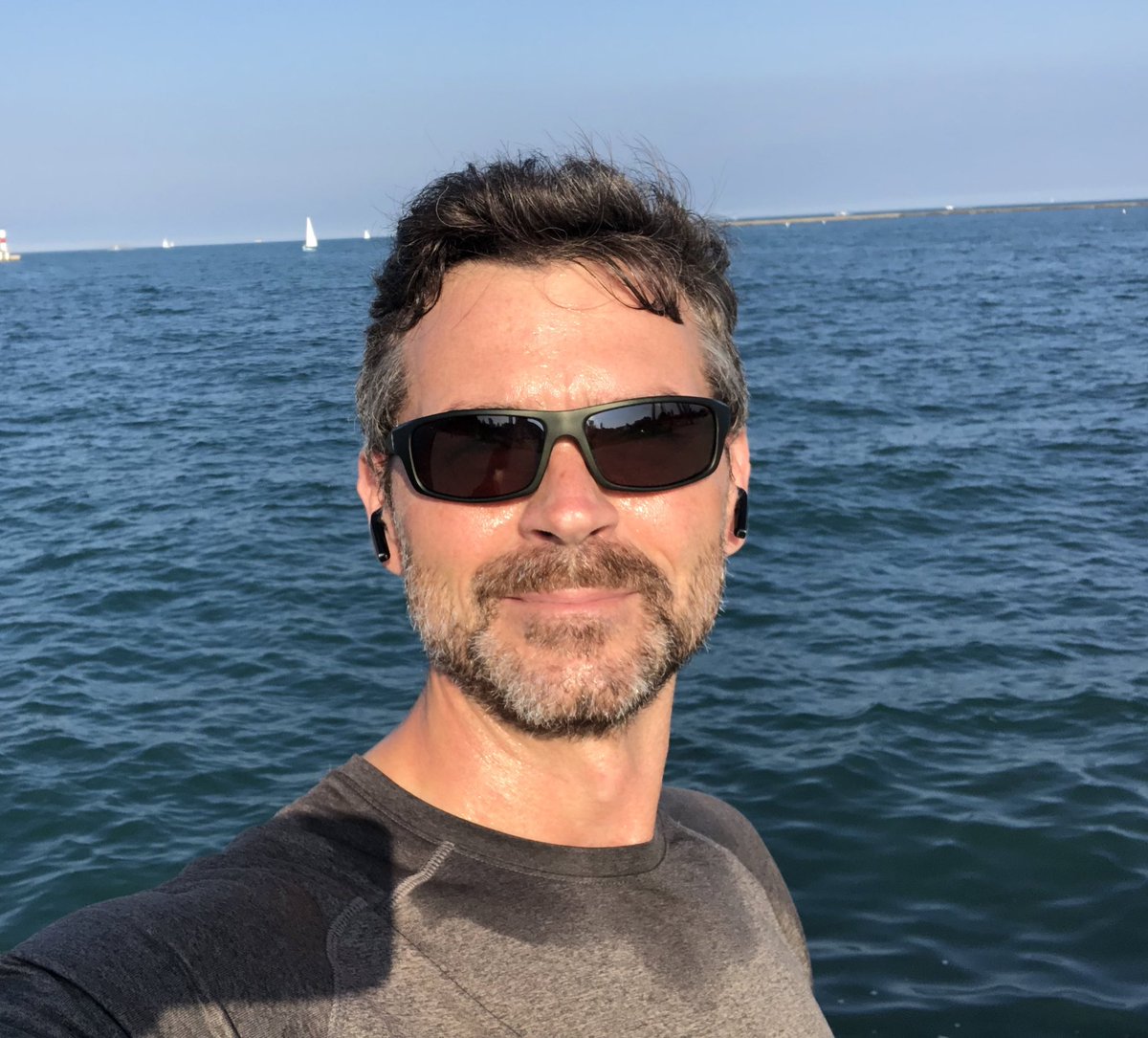 NickKnudsenUS's tweet image. Beautiful run on Lake Michigan! #NN23