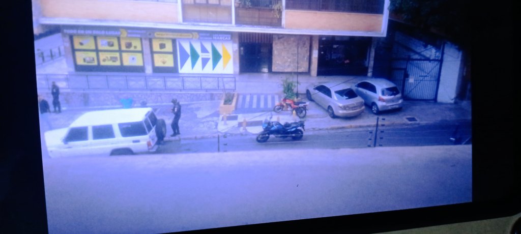 Denuncian más alcabalas "Fantasmas" de funcionarios PNB (11-07-2023) 3ra. avenida de Santa Eduvigues con avenida Rómulo Gallegos del Municipio Sucre. 

<a href="/Redi_Capital2/">REDI CAPITAL</a> <a href="/dhernandezlarez/">GJ. Domingo Hernández Lárez</a> <a href="/DGCIM_DENUNCIAS/">DGCIM</a> <a href="/TarekWiliamSaab/">Tarek William Saab</a> <a href="/WalterDossier/">Walter Martínez</a> @libertad003 <a href="/lubrio/">Luigino Bracci Roa</a>