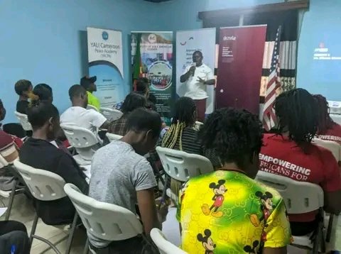 Entreurship is risky.
For more information visit the links below

facebook.com/100073800631818
#Americancorner
#mountainhub