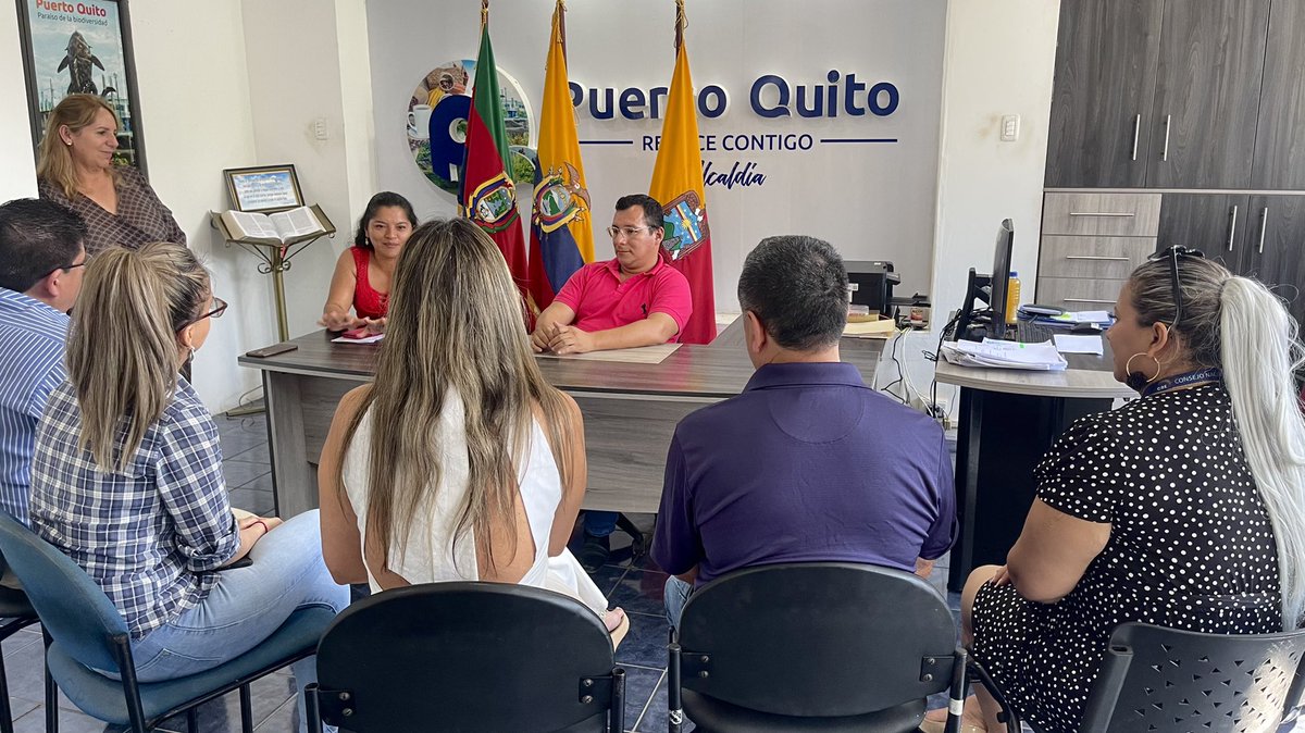En el despacho de alcaldía del GADMPQ, junto a la vicealcaldesa, recibimos la grata visita de la Junta Provincial Electoral de Pichincha, para coordinar varios temas previo al próximo proceso electoral. #EleccionesAnticipadas2023Ec