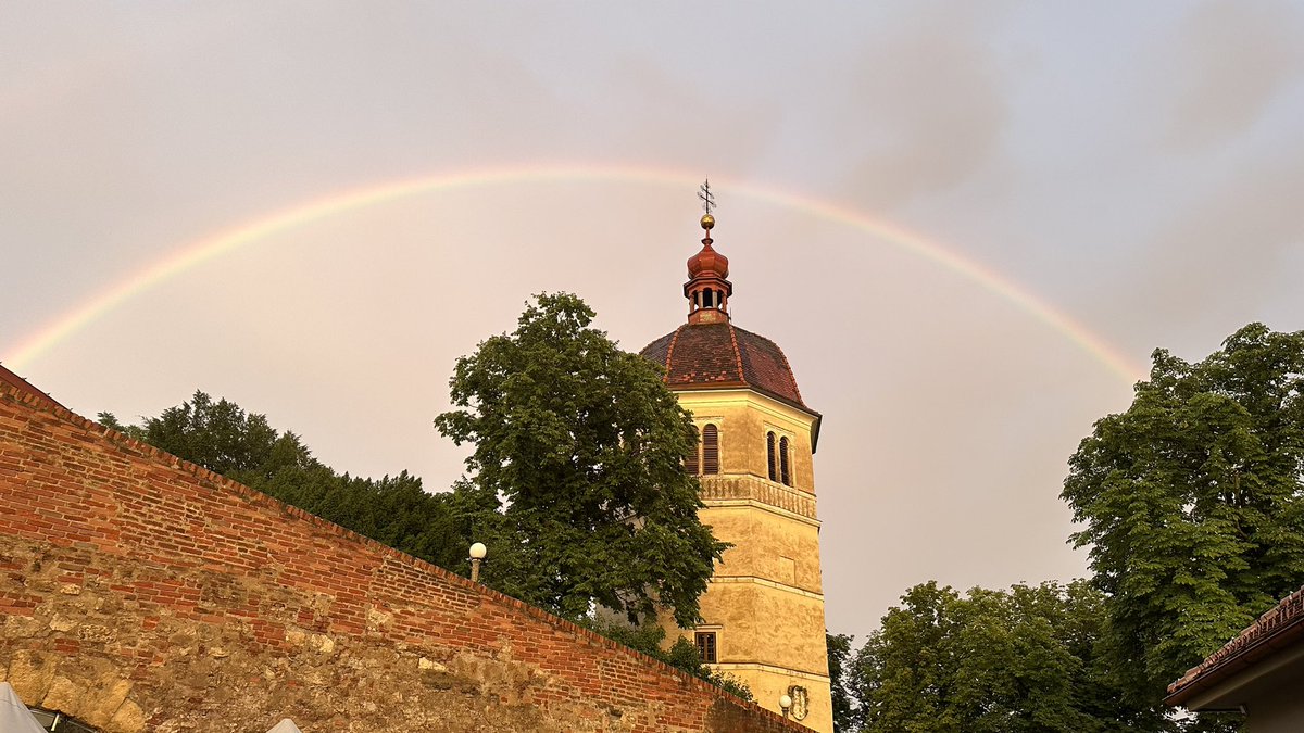 #DH2023 also prepared a wonderful rainbow on Schlossberg in Graz for the attendees 😄🌈 @DH2023Graz