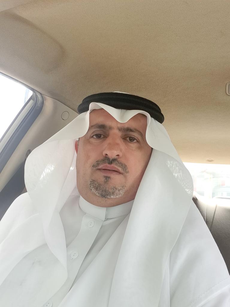 عبدالله بن فيصل الغامدي
🛑 أبو فيصل 
🛑 من مواليد ١٣٨٦ هـ 
🛑 بكالوريوس مكتبات ومعلومات جامعة الملك عبدالعزيز 
🛑 دبلوم تربوي جامعة ام القرى 
🛑 معلم متقاعد خدمة دامت ٣٣ عام بين الباحه وجدة.