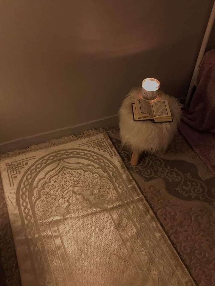 ﴿ وَلا تُرهقنِي مِن أَمرِي عُسْرًا ﴾ 

- الكهف (٧٣).