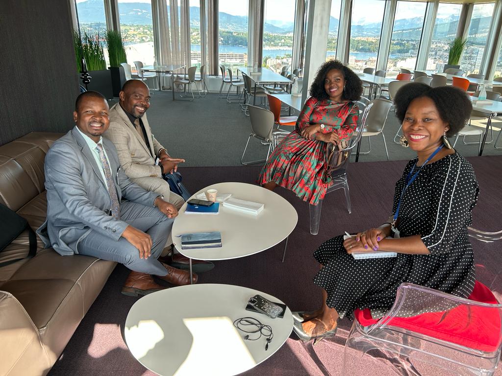 IPI_MZ's tweet photo. Delegação Moçambicana em consultas técnica a Dra Julieta Nhane, funcionária da OMPI.
O encontro serviu de preparação para a audiência com Director Geral da OMPI o senhor Daren Tang a realizar-se amanhã as 11:30. https://t.co/d9v4OUHgx1